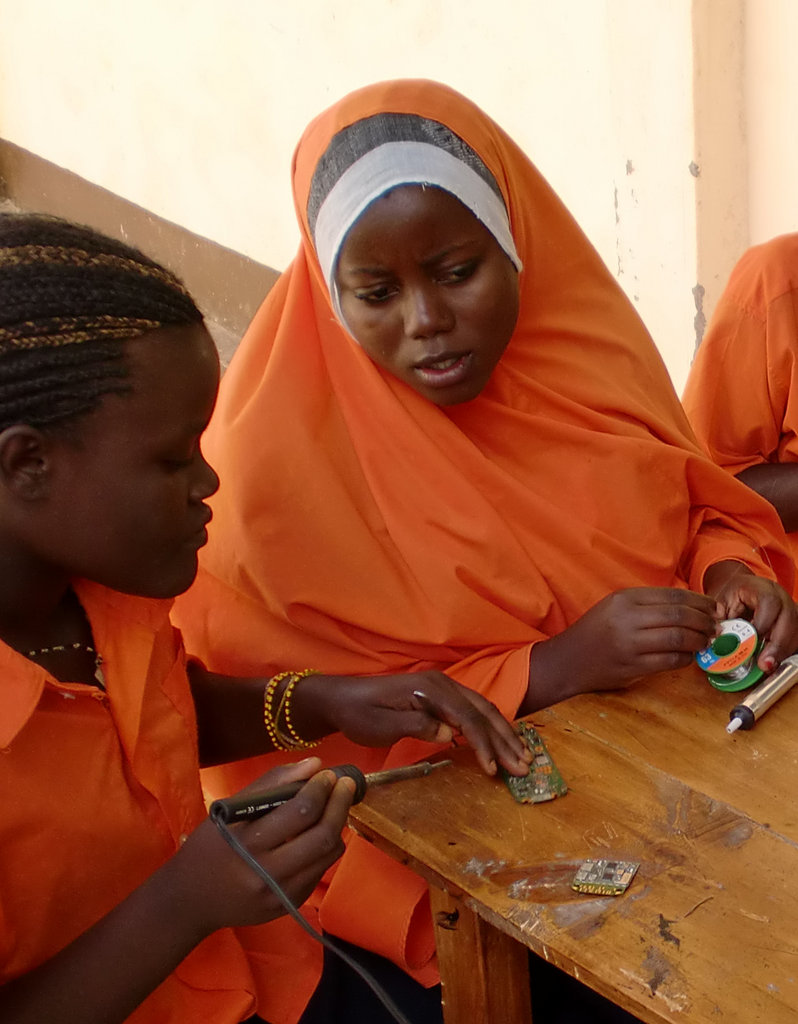 Experimenting With Youth Ict Projects In Dadaab Refugee Camp